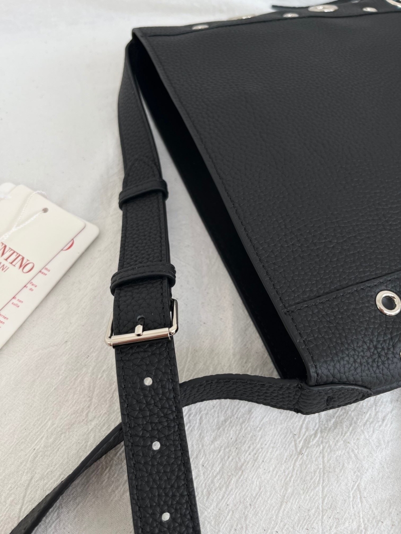 Va1e*ntin0 satchel bag